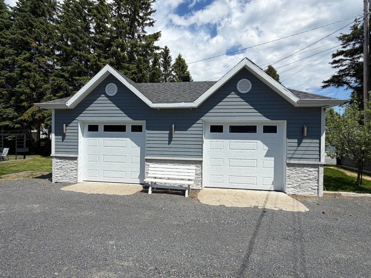 Garage — 220, Ch. du Four-à-Chaux, Alma, G7B5V3, Alma