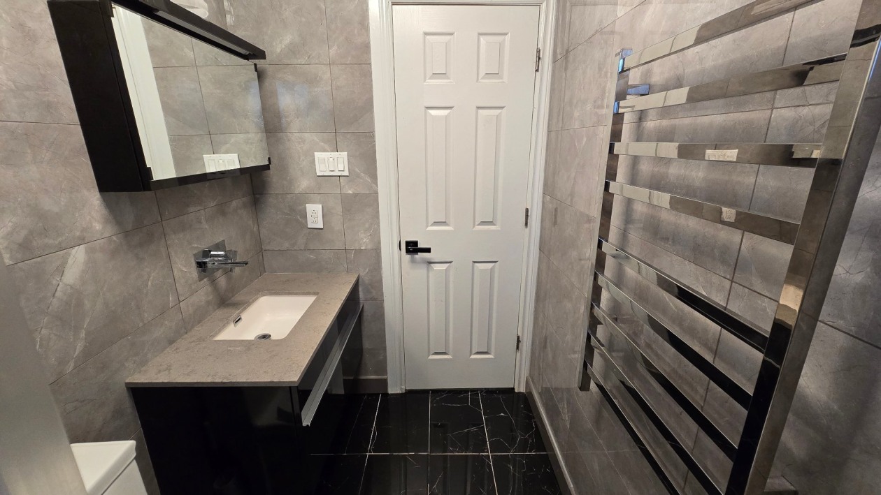 Salle de bains — 3050, Rue Noorduyn, Montréal (Saint-Laurent), H4R1A2, Montréal (Saint-Laurent)
