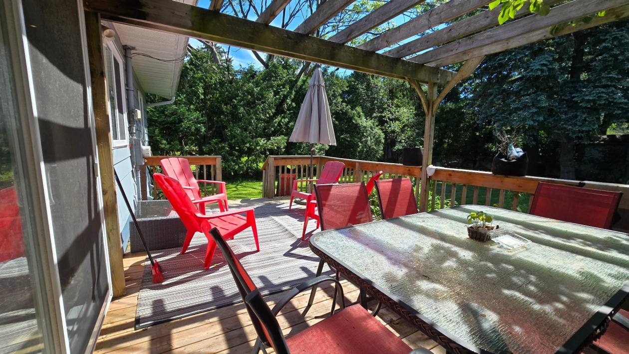 Balcon — 118, Rue Bedford, Baie-d'Urfé, H9X3A1, Baie-d'Urfé