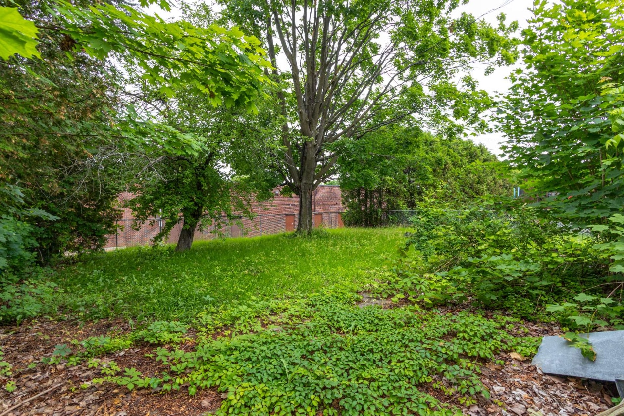 Cour — 140, Rue Beurling, Châteauguay, J6K3K4, Châteauguay