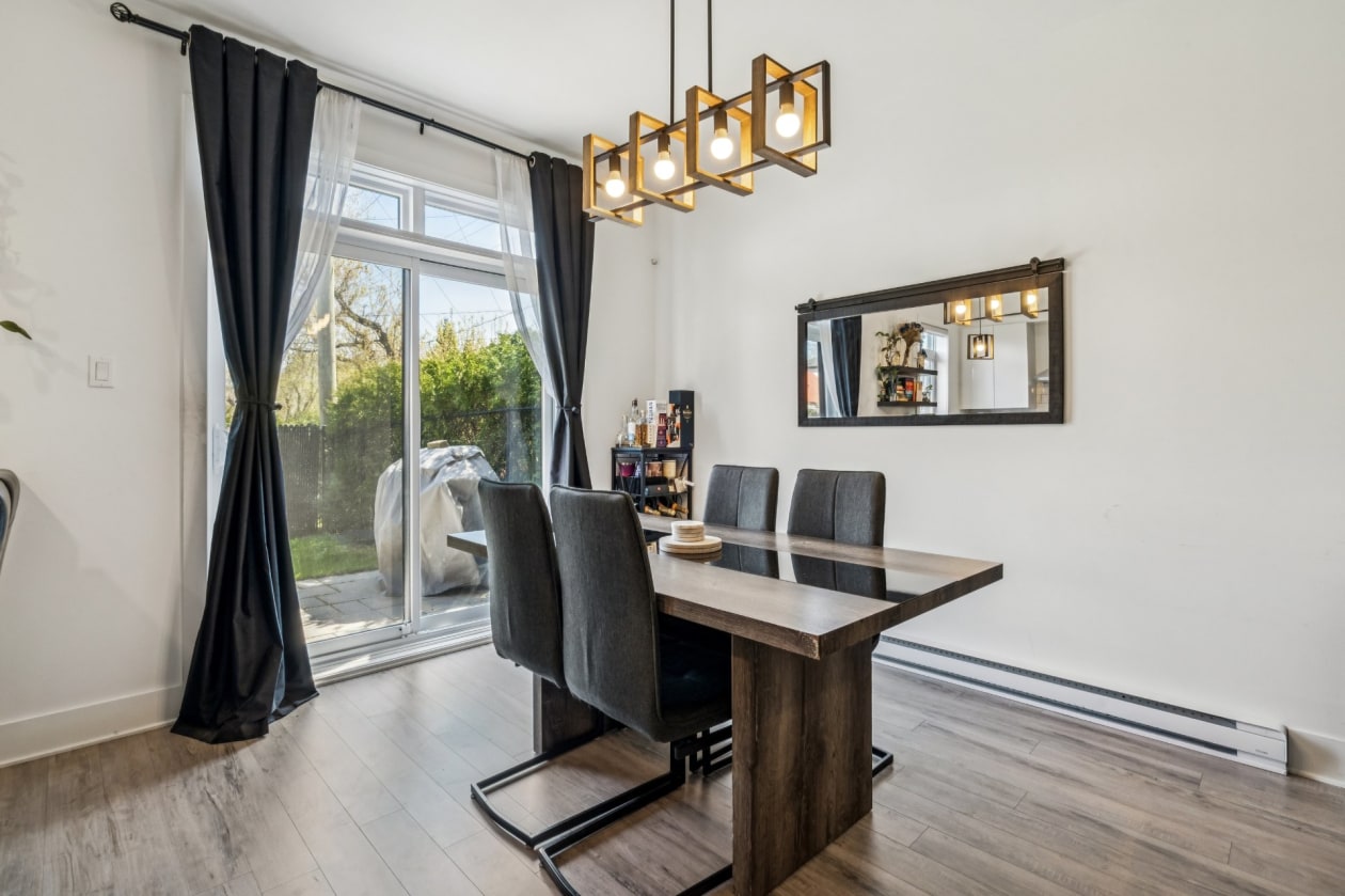Salle à manger — 324, Crois. Corno, Boisbriand, J7G0B3, Boisbriand