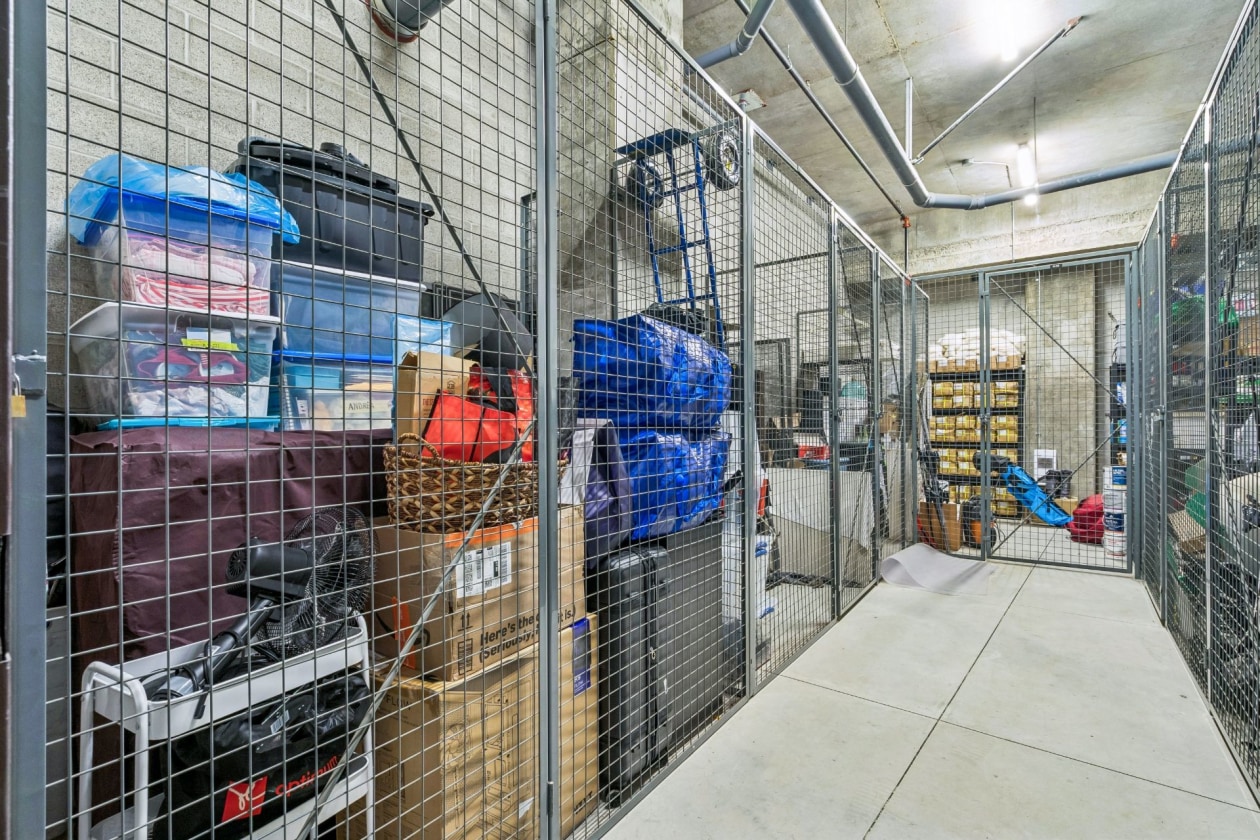 Rangement — 3641, Av. Jean-Béraud, 1001, Laval (Chomedey), H7T0K9, Laval (Chomedey)