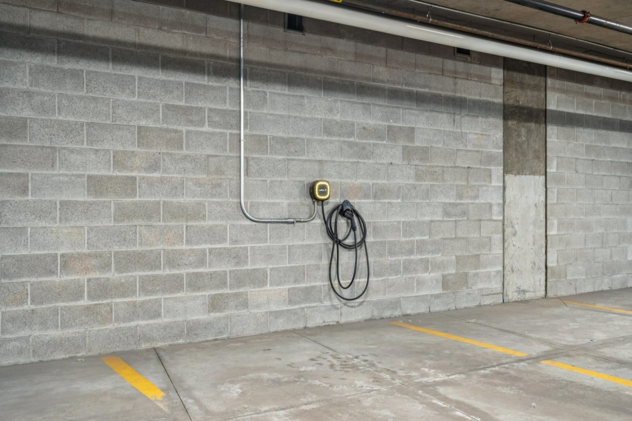 Garage — 3641, Av. Jean-Béraud, 1001, Laval (Chomedey), H7T0K9, Laval (Chomedey)