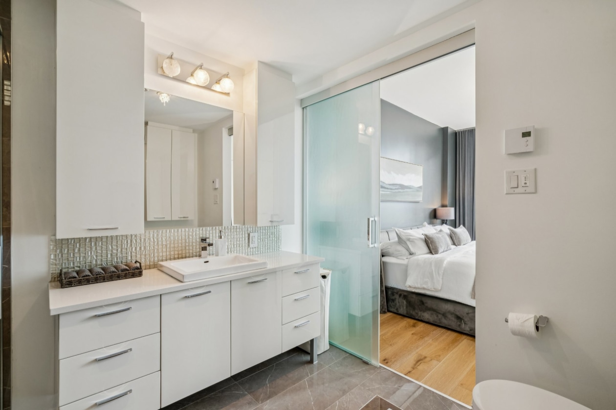 Salle de bains — 3641, Av. Jean-Béraud, 1001, Laval (Chomedey), H7T0K9, Laval (Chomedey)