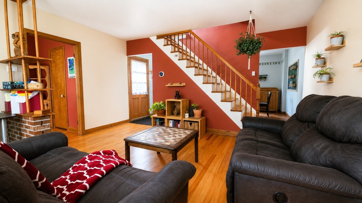 Salon — 234, Rue Maple, Longueuil (Greenfield Park), J4V2S3, Longueuil (Greenfield Park)