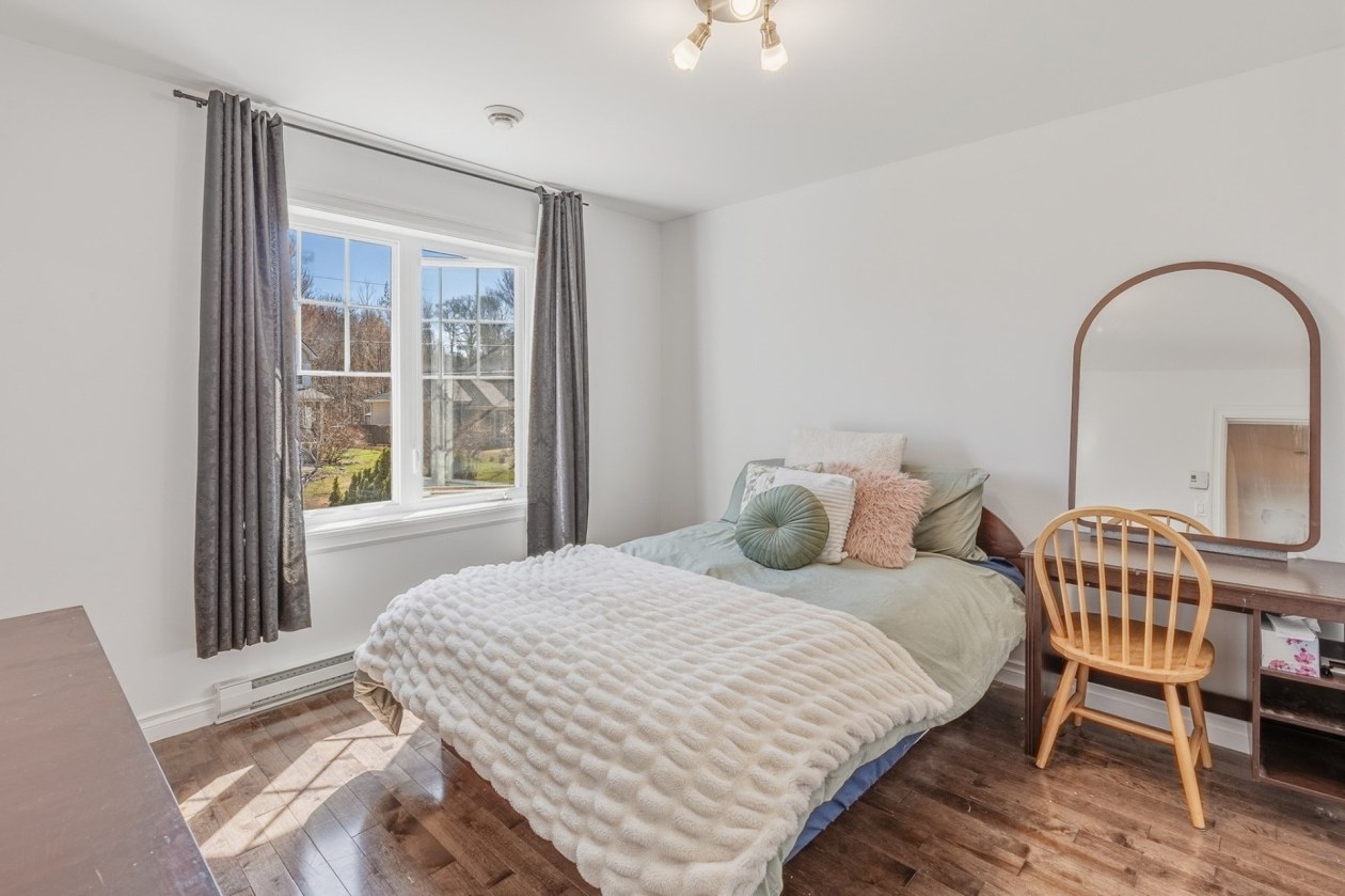 Chambre à coucher — 106, Rue de l'Adamas, Saint-Colomban, J5K2C7, Saint-Colomban