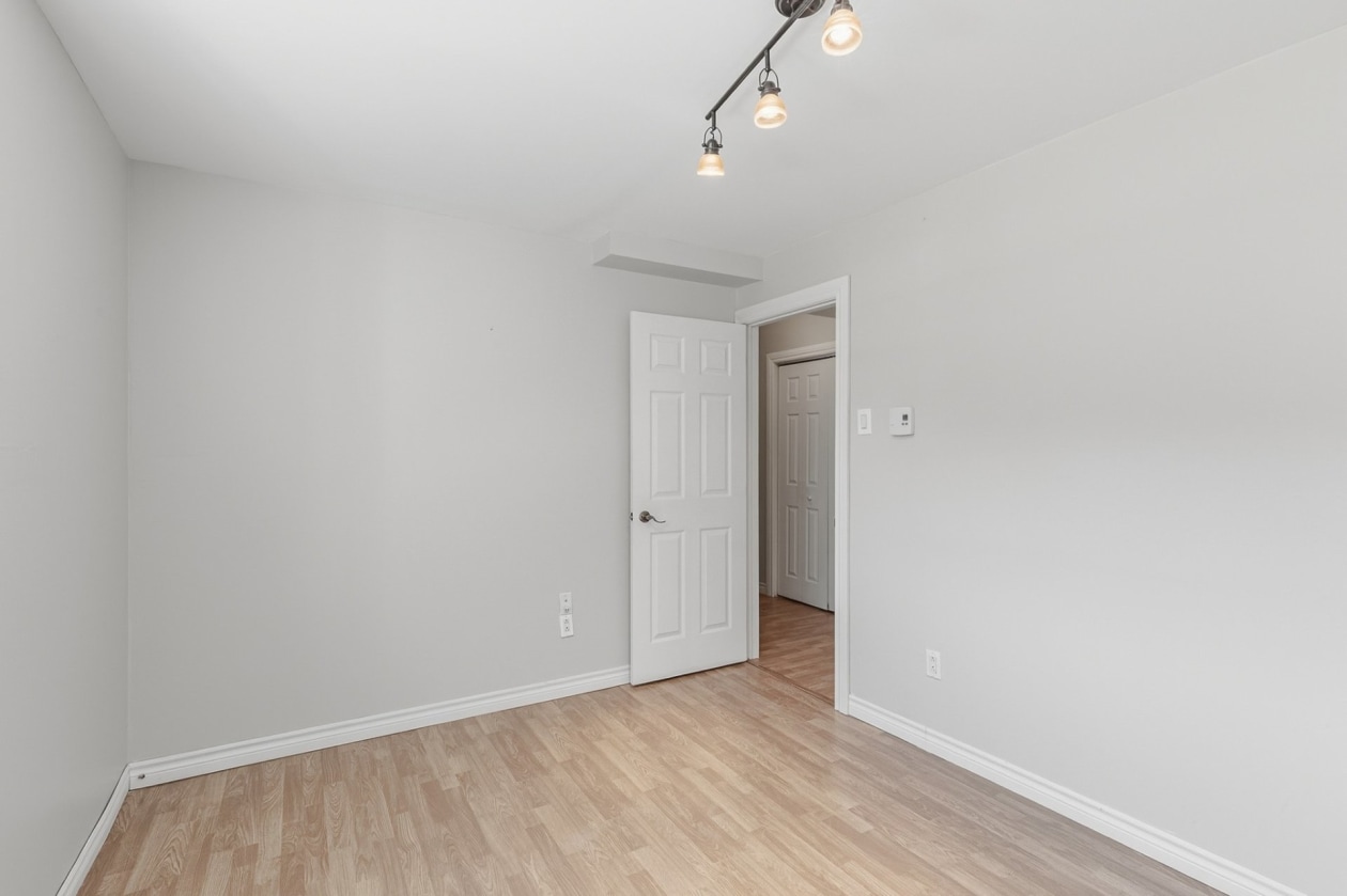 Chambre à coucher — 106, Rue de l'Adamas, Saint-Colomban, J5K2C7, Saint-Colomban