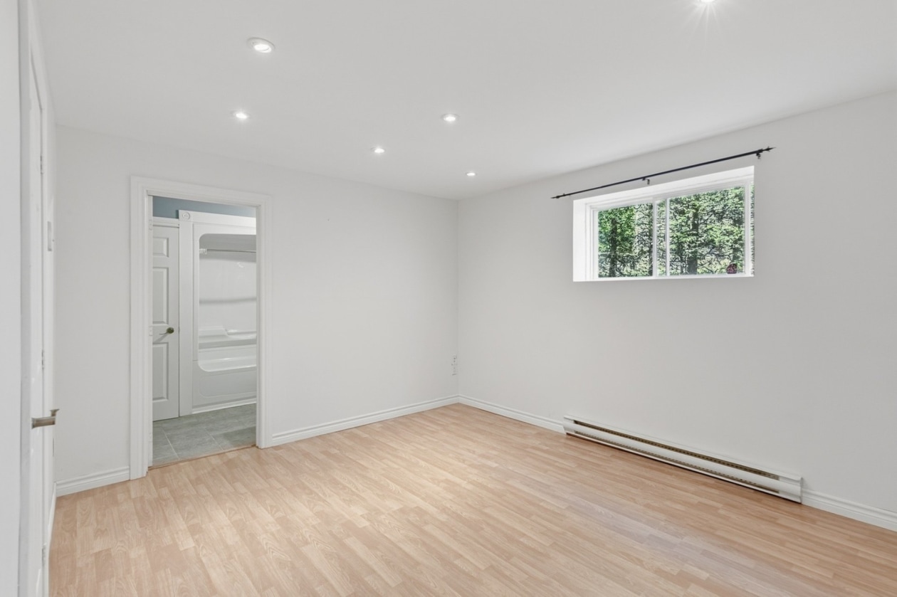 Salle familiale — 106, Rue de l'Adamas, Saint-Colomban, J5K2C7, Saint-Colomban