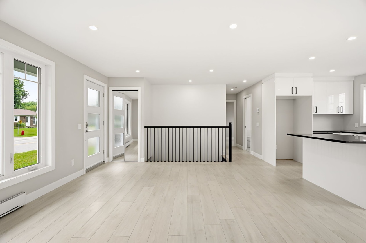 Salon — 1648, Rue St-Olivier, L'Ancienne-Lorette, G2E2P1, L'Ancienne-Lorette