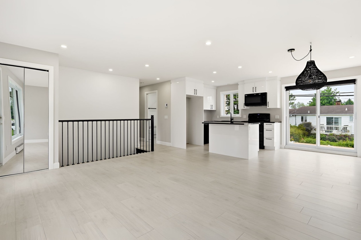 Salon — 1648, Rue St-Olivier, L'Ancienne-Lorette, G2E2P1, L'Ancienne-Lorette