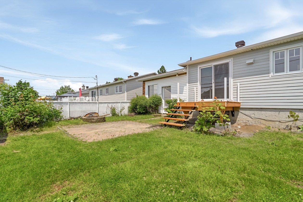 Cour — 1648, Rue St-Olivier, L'Ancienne-Lorette, G2E2P1, L'Ancienne-Lorette