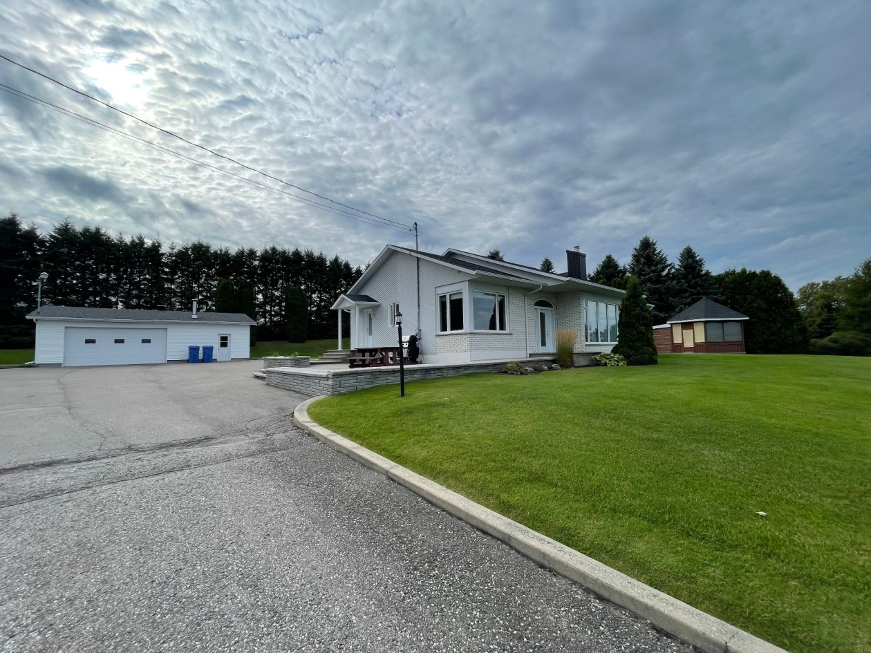 Façade — 983, Boul. de l'Anse, Roberval, G8H2N1, Roberval