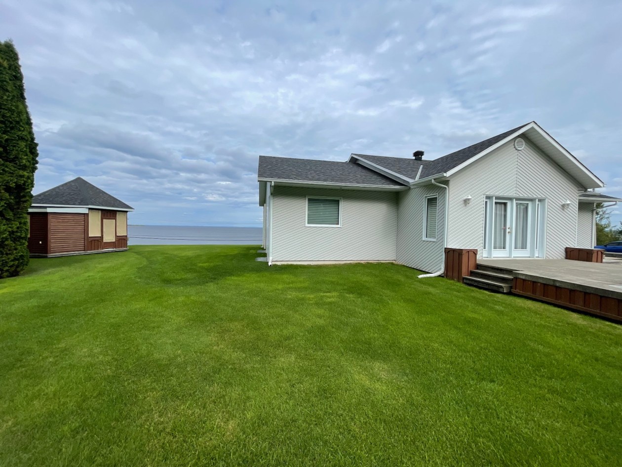 Face arrière — 983, Boul. de l'Anse, Roberval, G8H2N1, Roberval