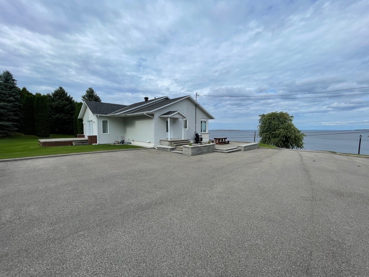 Extérieur — 983, Boul. de l'Anse, Roberval, G8H2N1, Roberval