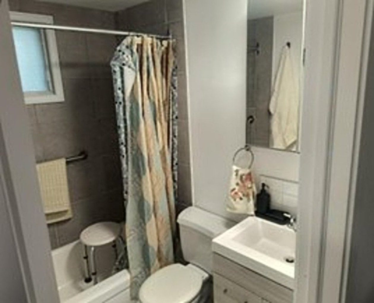 Salle de bains — 712, 4e Rue, Murdochville, G0E1W0, Murdochville