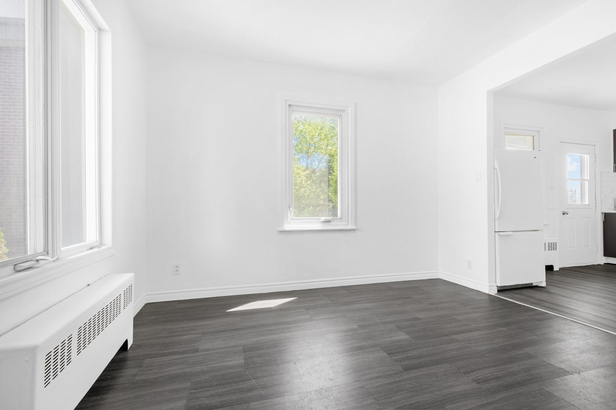 Salon — 938, Boul. Louis-XIV, Québec (Charlesbourg ), G1H7G4, Québec (Charlesbourg )