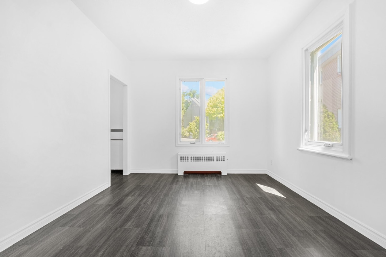 Salon — 938, Boul. Louis-XIV, Québec (Charlesbourg ), G1H7G4, Québec (Charlesbourg )
