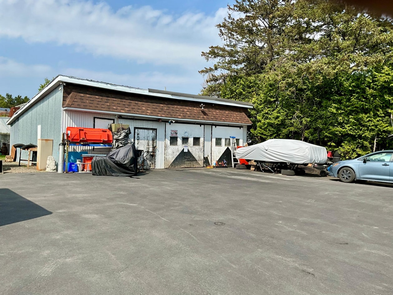 Garage — 2389, Rue Oscar, Sainte-Julienne, J0K2T0, Sainte-Julienne