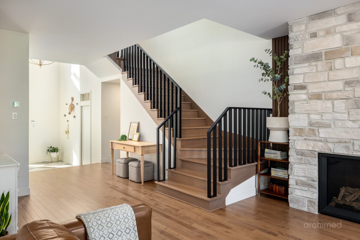 Escalier — 430, Rue des Pins, Saint-Bruno-de-Montarville, J3V2S5, Saint-Bruno-de-Montarville