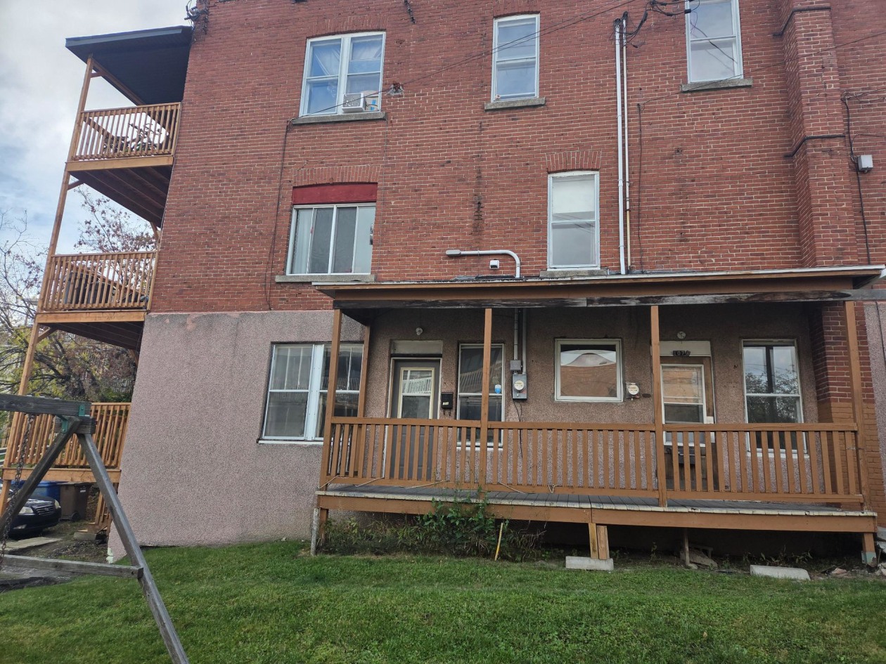 Cour — 1078 - 1094, Rue St-Paul, Shawinigan, G9N4K4, Shawinigan