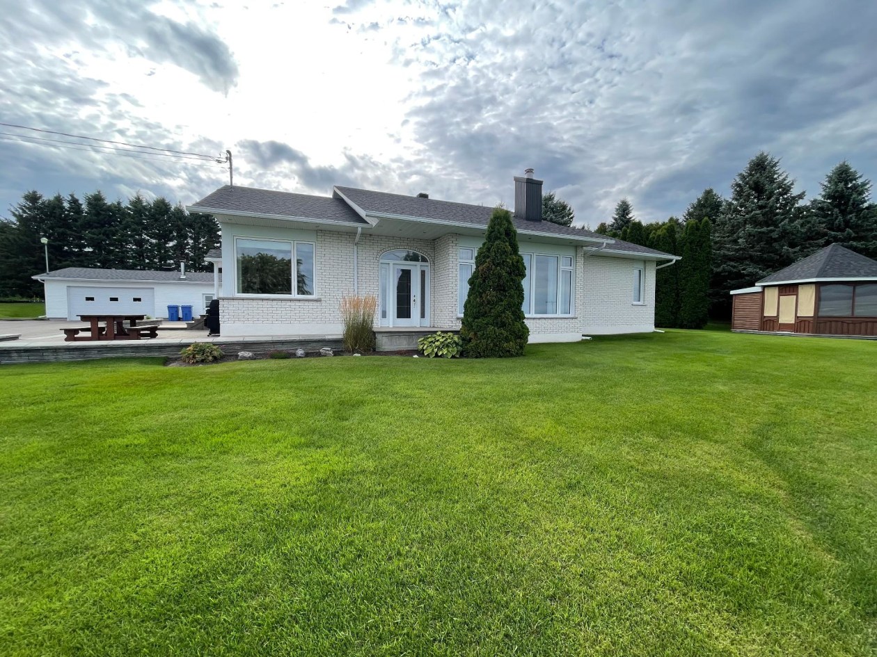 Façade — 983, Boul. de l'Anse, Roberval, G8H2N1, Roberval