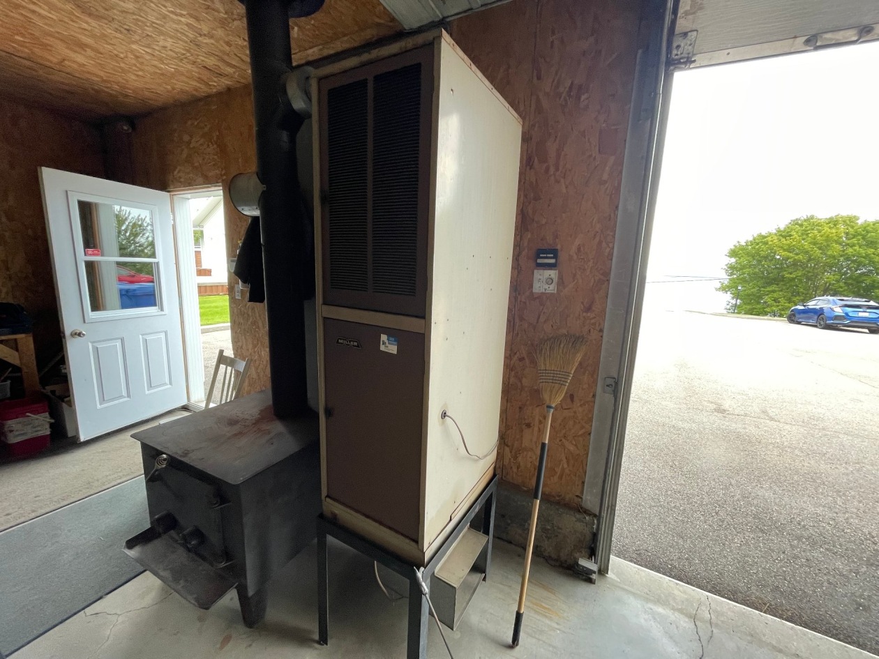 Garage — 983, Boul. de l'Anse, Roberval, G8H2N1, Roberval