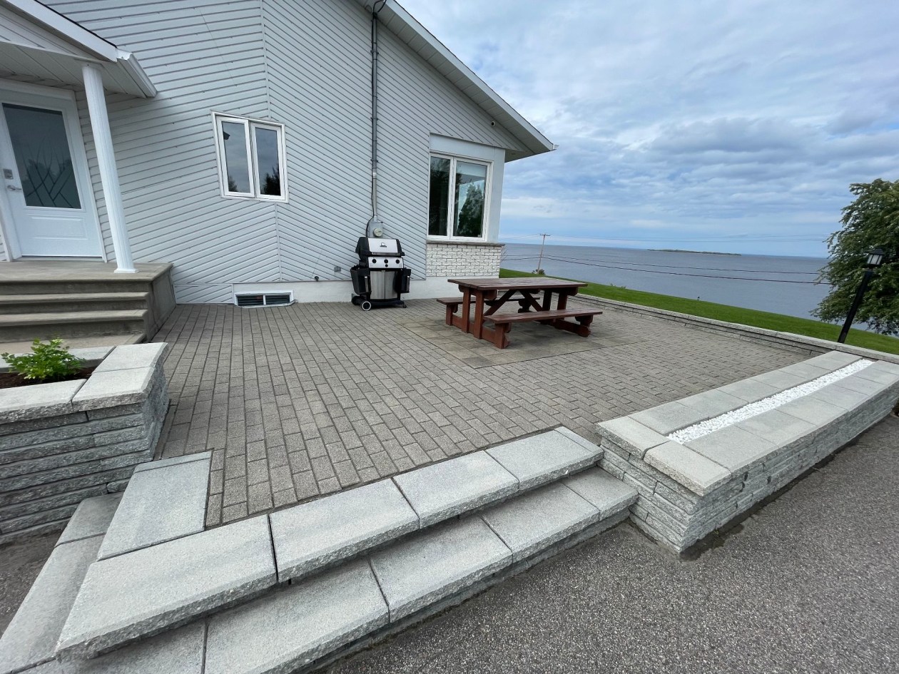 Terrasse — 983, Boul. de l'Anse, Roberval, G8H2N1, Roberval