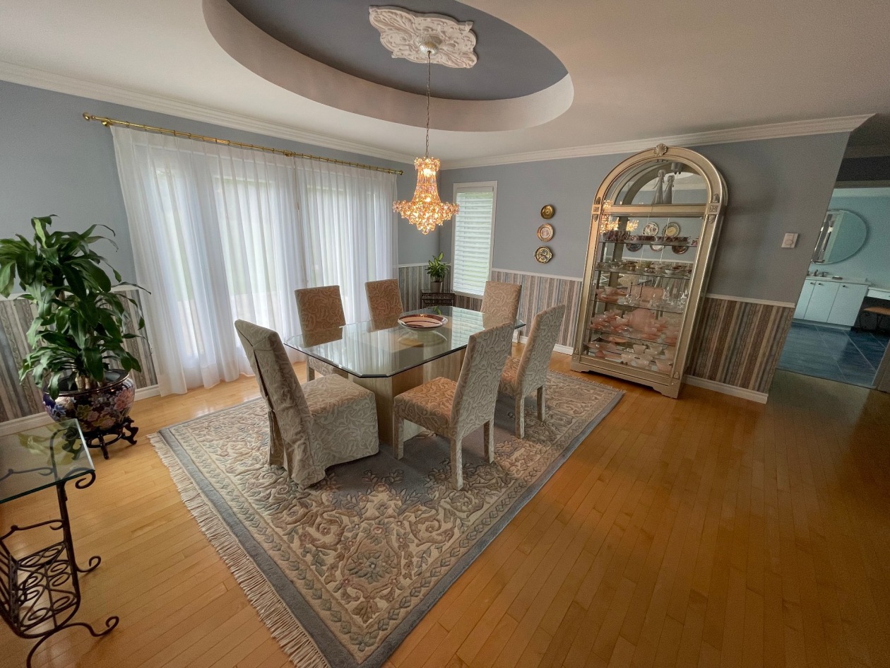 Salle à manger — 983, Boul. de l'Anse, Roberval, G8H2N1, Roberval