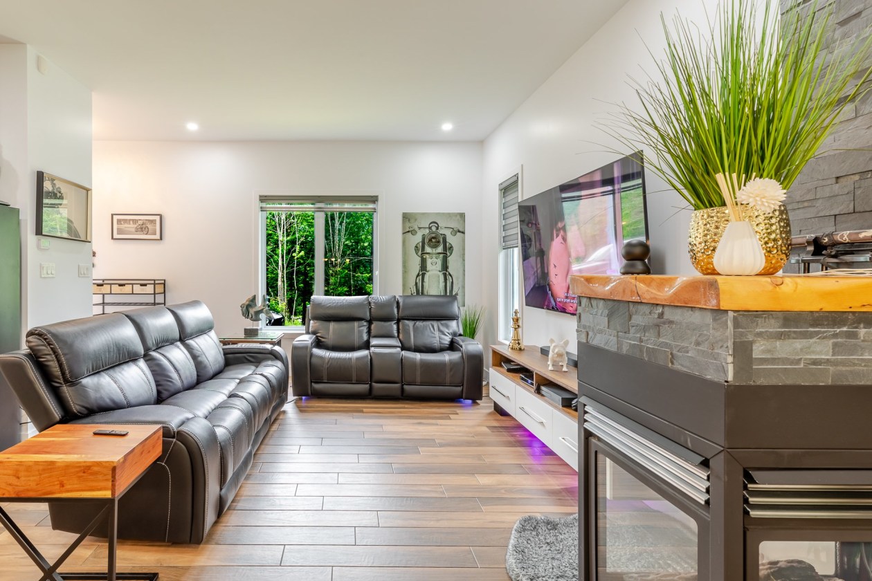 Salon — 3066, Boul. Talbot, Stoneham-et-Tewkesbury, G3C1L1, Stoneham-et-Tewkesbury
