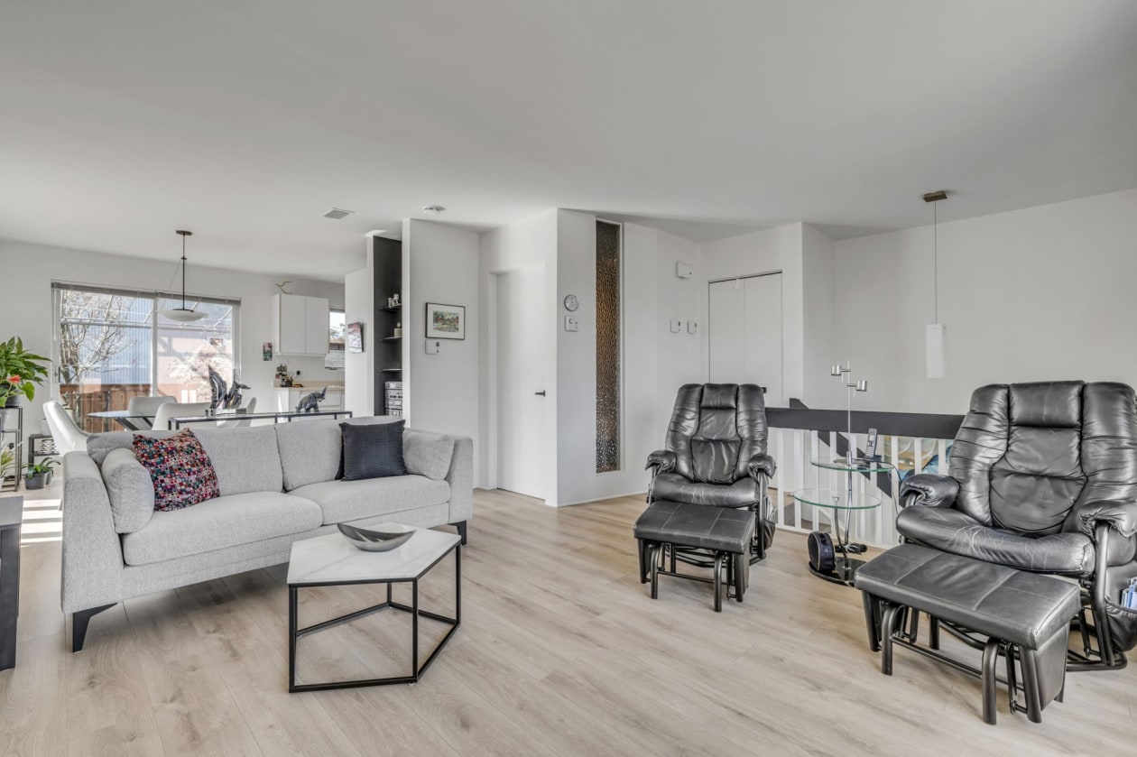 Salon — 3, Rue Malraux, Québec (Sainte-Foy/Sillery/Cap-Rouge), G2G2G6, Québec (Sainte-Foy/Sillery/Cap-Rouge)