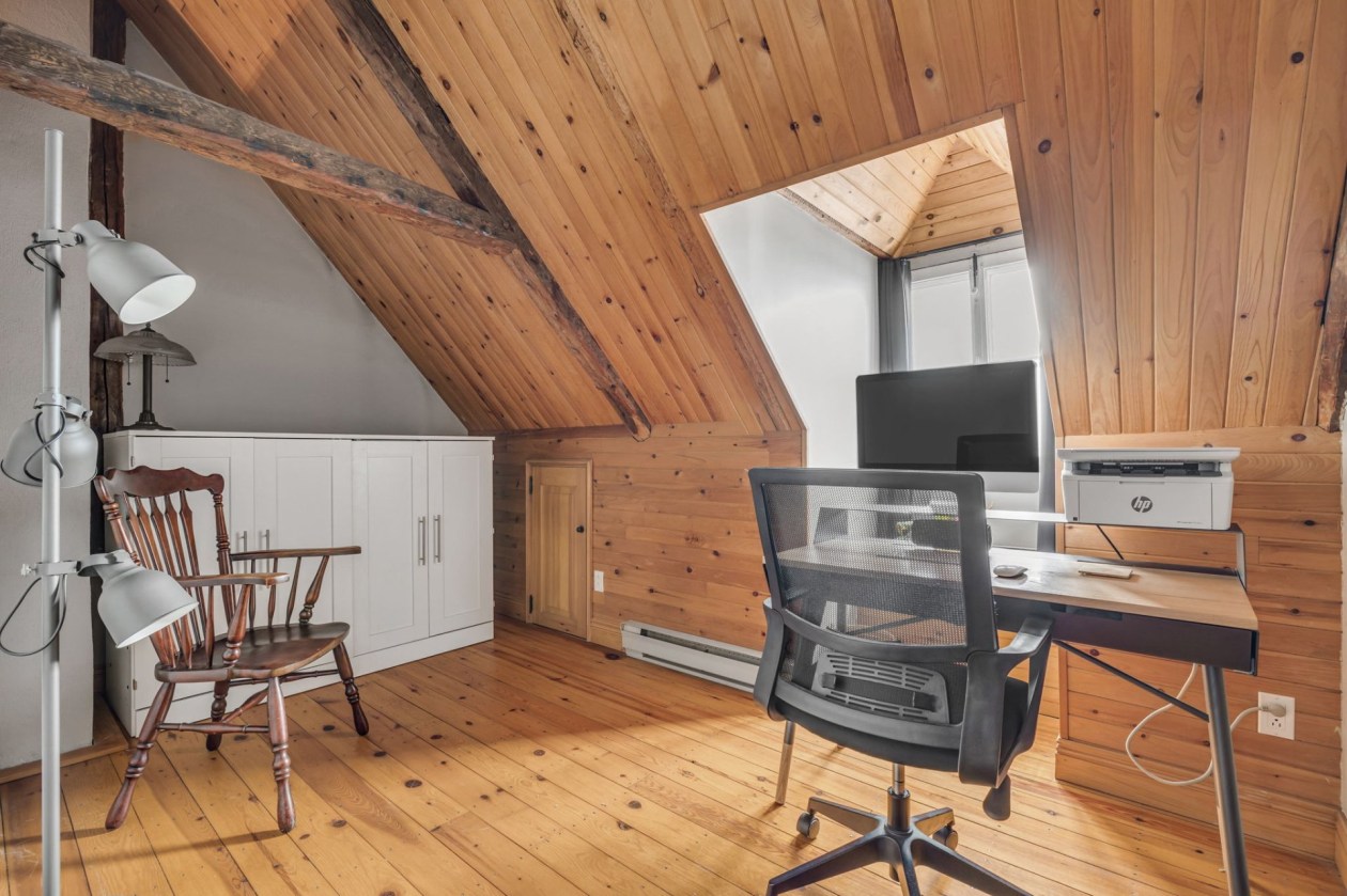 Bureau — 4802, Ch. Royal, Saint-Jean-de-l'Île-d'Orléans, G0A3W0, Saint-Jean-de-l'Île-d'Orléans