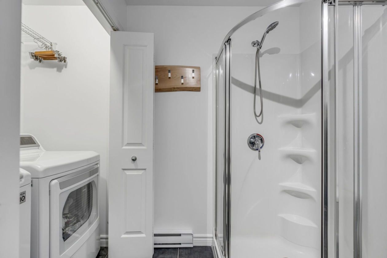 Salle de bains — 1431, Rue St-Jacques, C, L'Ancienne-Lorette, G2E3G8, L'Ancienne-Lorette