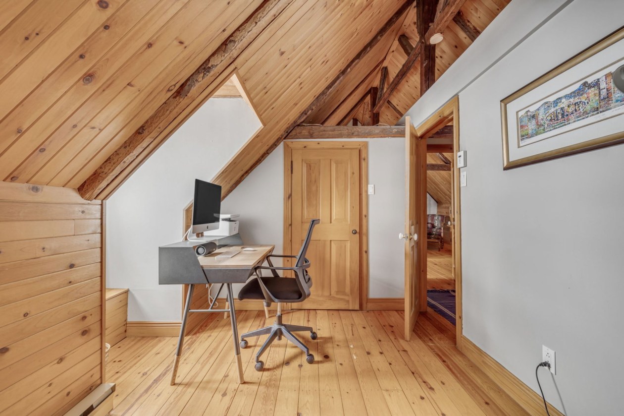 Bureau — 4802, Ch. Royal, Saint-Jean-de-l'Île-d'Orléans, G0A3W0, Saint-Jean-de-l'Île-d'Orléans