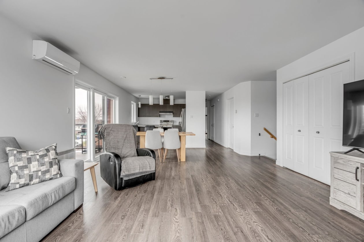 Salon — 1431, Rue St-Jacques, C, L'Ancienne-Lorette, G2E3G8, L'Ancienne-Lorette