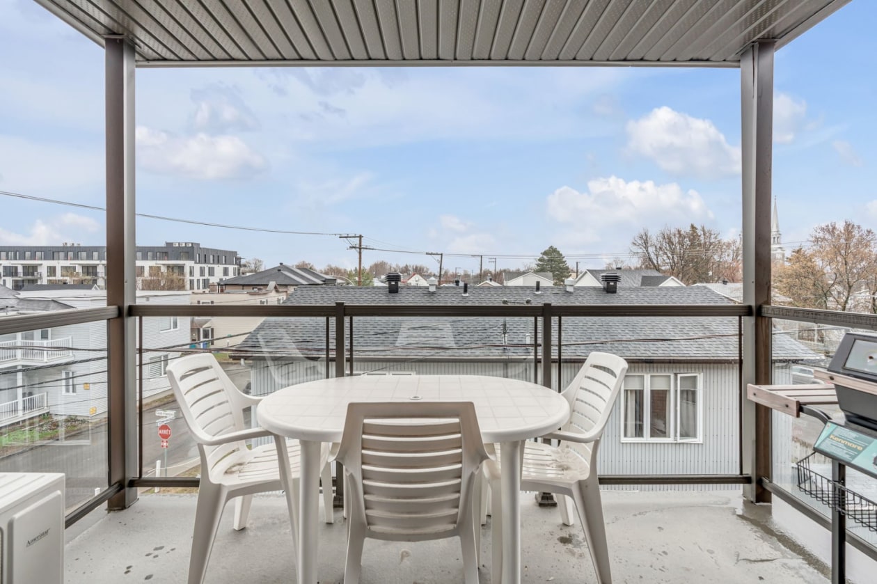 Balcon — 1431, Rue St-Jacques, C, L'Ancienne-Lorette, G2E3G8, L'Ancienne-Lorette