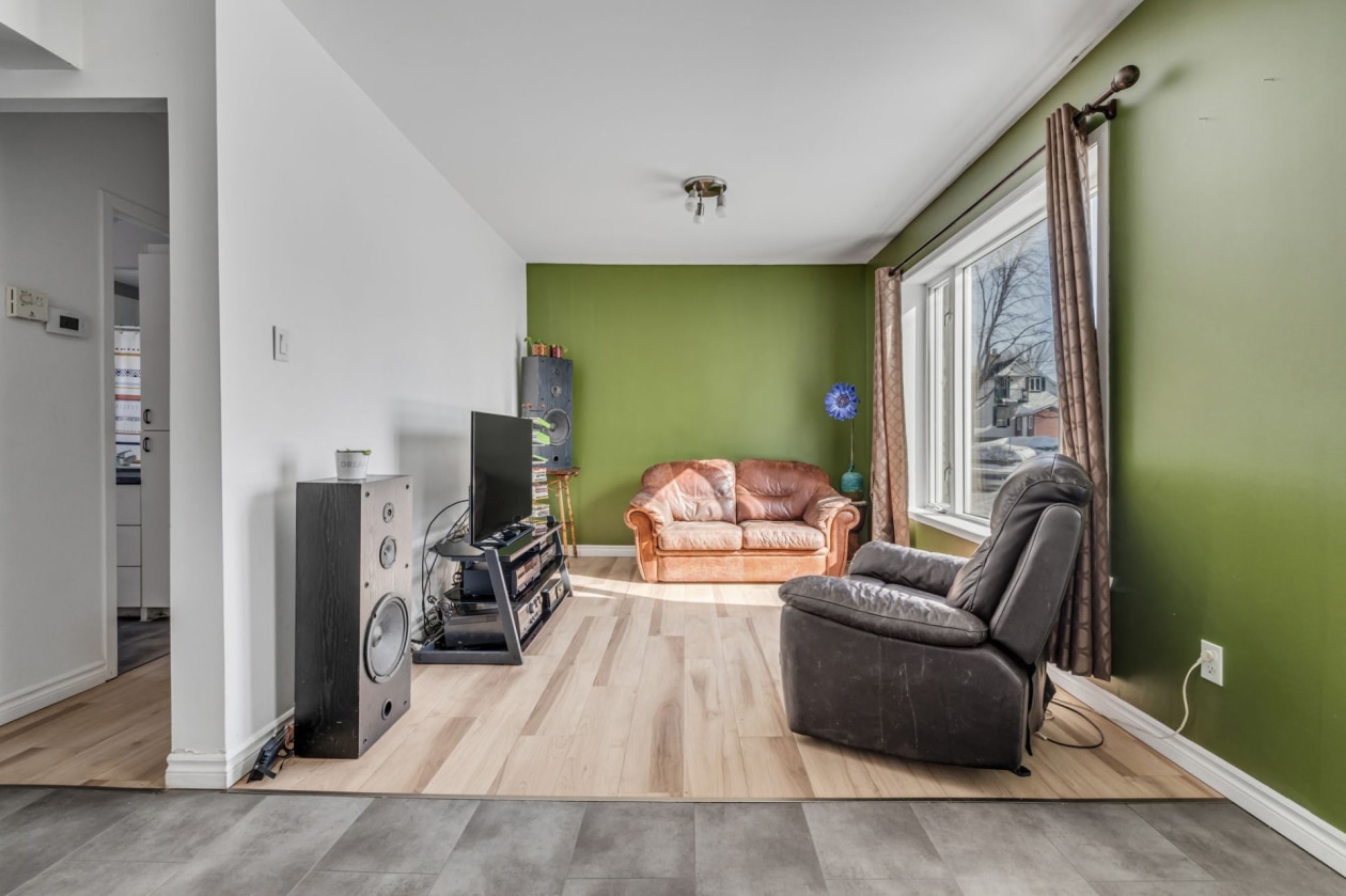 Salon — 5221, Rue St-Georges, Lévis (Desjardins), G6V4P1, Lévis (Desjardins)