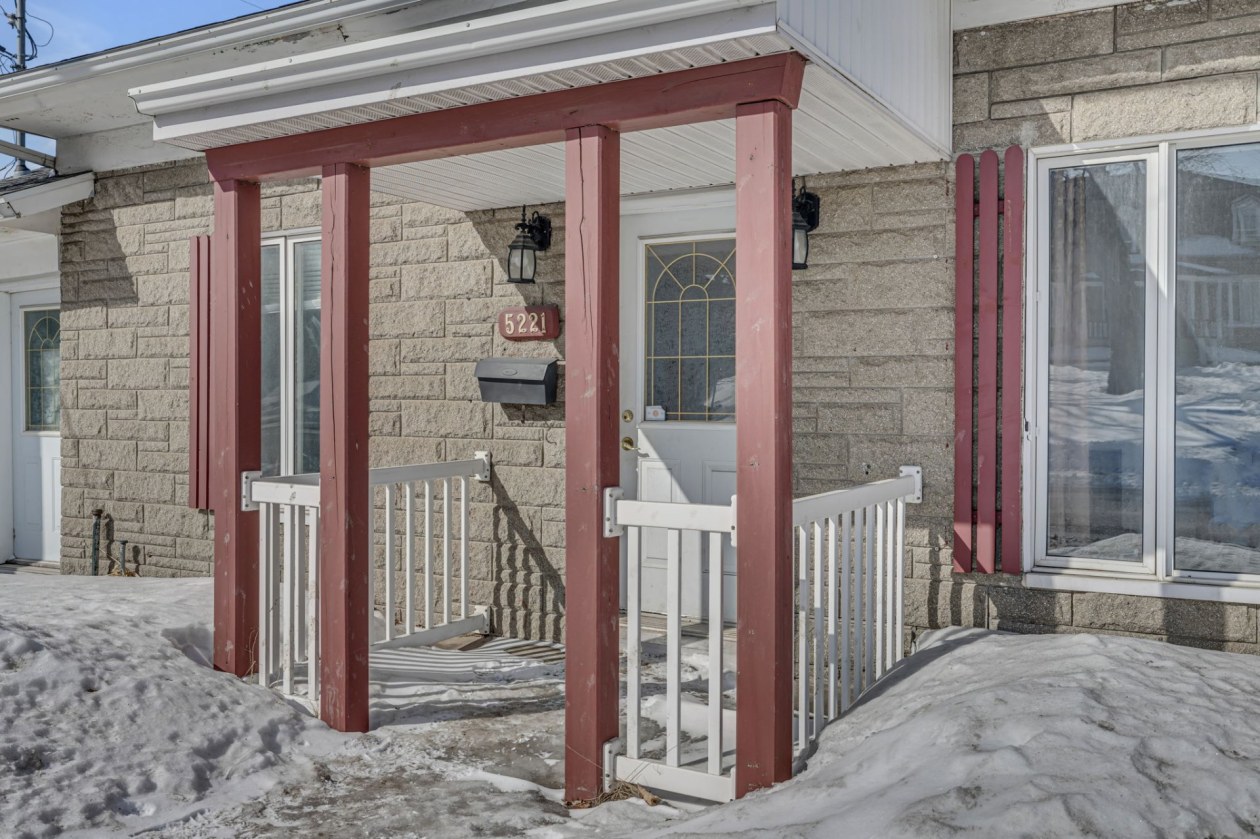 Entrée extérieure — 5221, Rue St-Georges, Lévis (Desjardins), G6V4P1, Lévis (Desjardins)