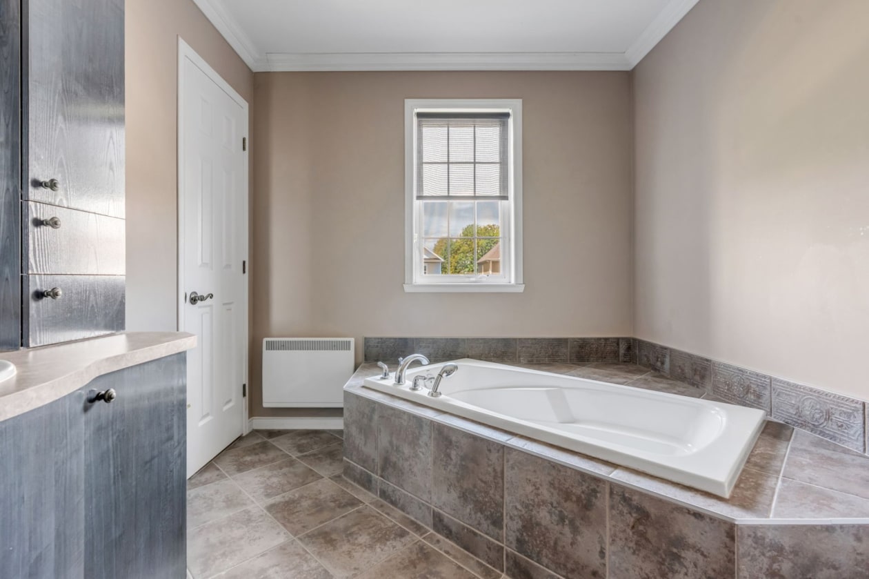 Salle de bains — 452, Rue des Artisans, Saint-Augustin-de-Desmaures, G3A2X8, Saint-Augustin-de-Desmaures