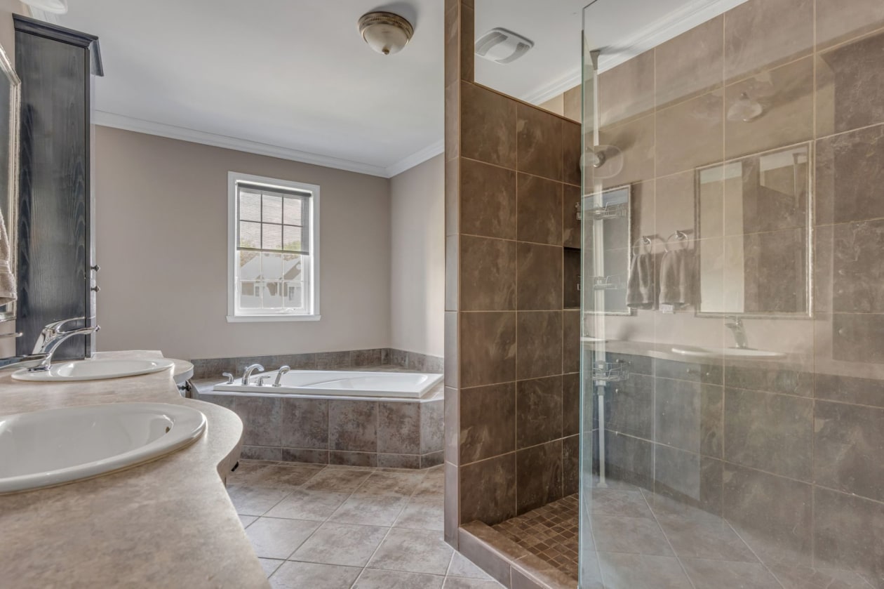 Salle de bains — 452, Rue des Artisans, Saint-Augustin-de-Desmaures, G3A2X8, Saint-Augustin-de-Desmaures