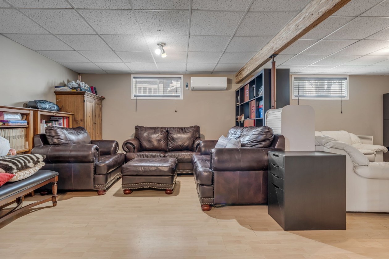 Salle familiale — 452, Rue des Artisans, Saint-Augustin-de-Desmaures, G3A2X8, Saint-Augustin-de-Desmaures