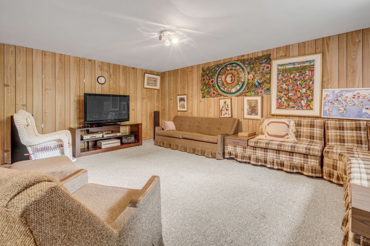 Salle familiale — 1323, Av. Lavigerie, Québec (Sainte-Foy/Sillery/Cap-Rouge), G1W3X4, Québec (Sainte-Foy/Sillery/Cap-Rouge)