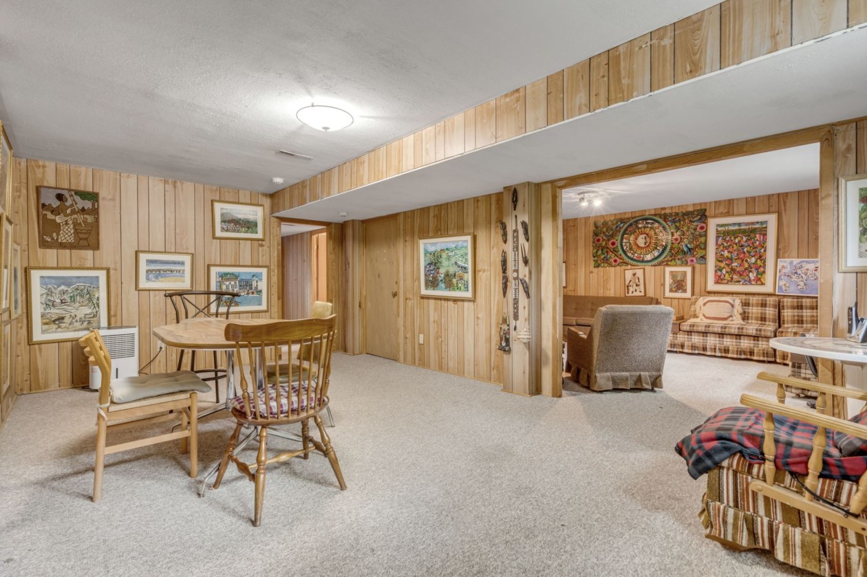 Salle familiale — 1323, Av. Lavigerie, Québec (Sainte-Foy/Sillery/Cap-Rouge), G1W3X4, Québec (Sainte-Foy/Sillery/Cap-Rouge)