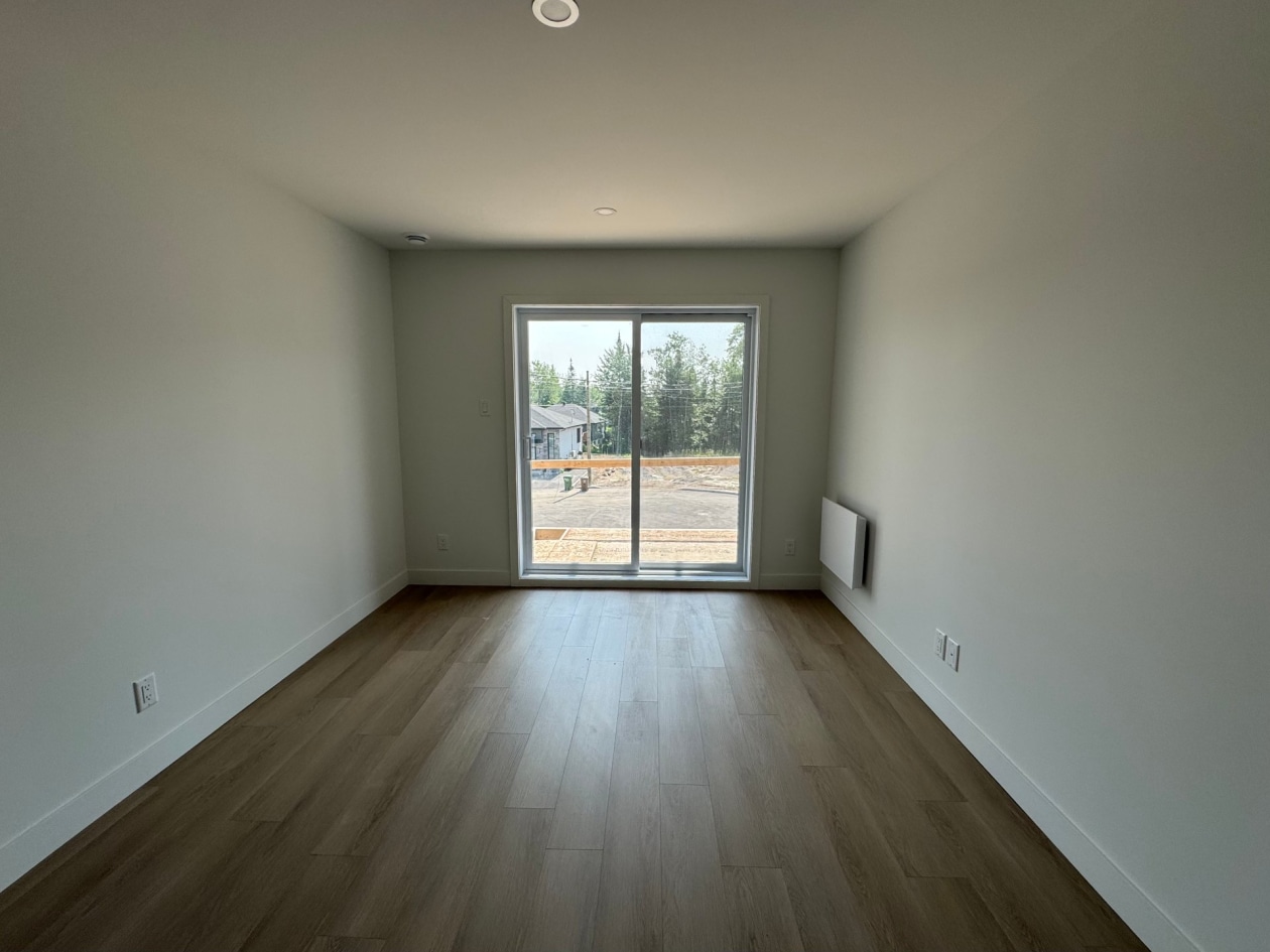 Salon — 18, Rue des Lilas, 1, Pont-Rouge, G3H0K8, Pont-Rouge