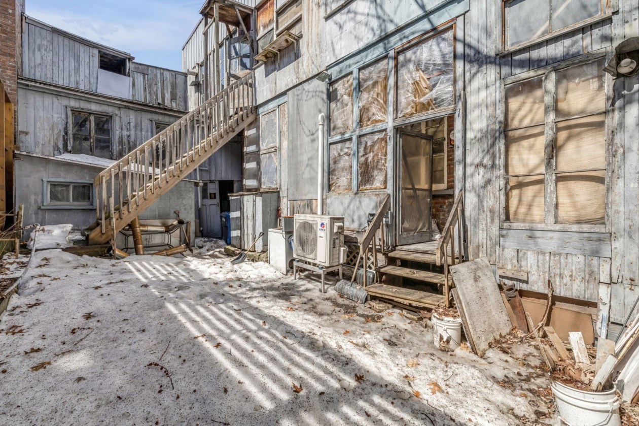 Cour — 169 - 177, Rue du Roi, Québec (La Cité-Limoilou), G1K2V9, Québec (La Cité-Limoilou)