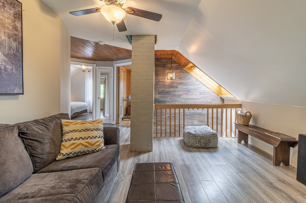 Salon — 37, Ch. St-Gérard, Rimouski, G5N5G4, Rimouski