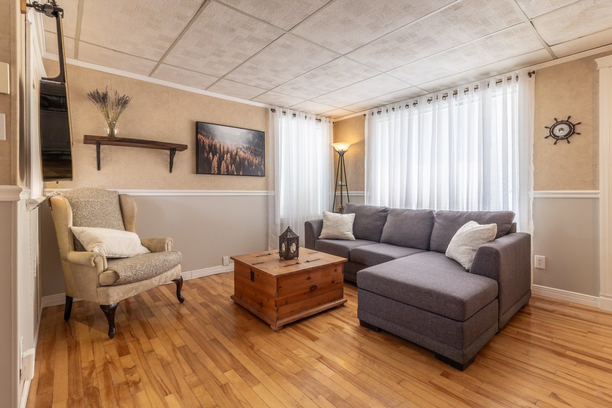 Salon — 37, Ch. St-Gérard, Rimouski, G5N5G4, Rimouski
