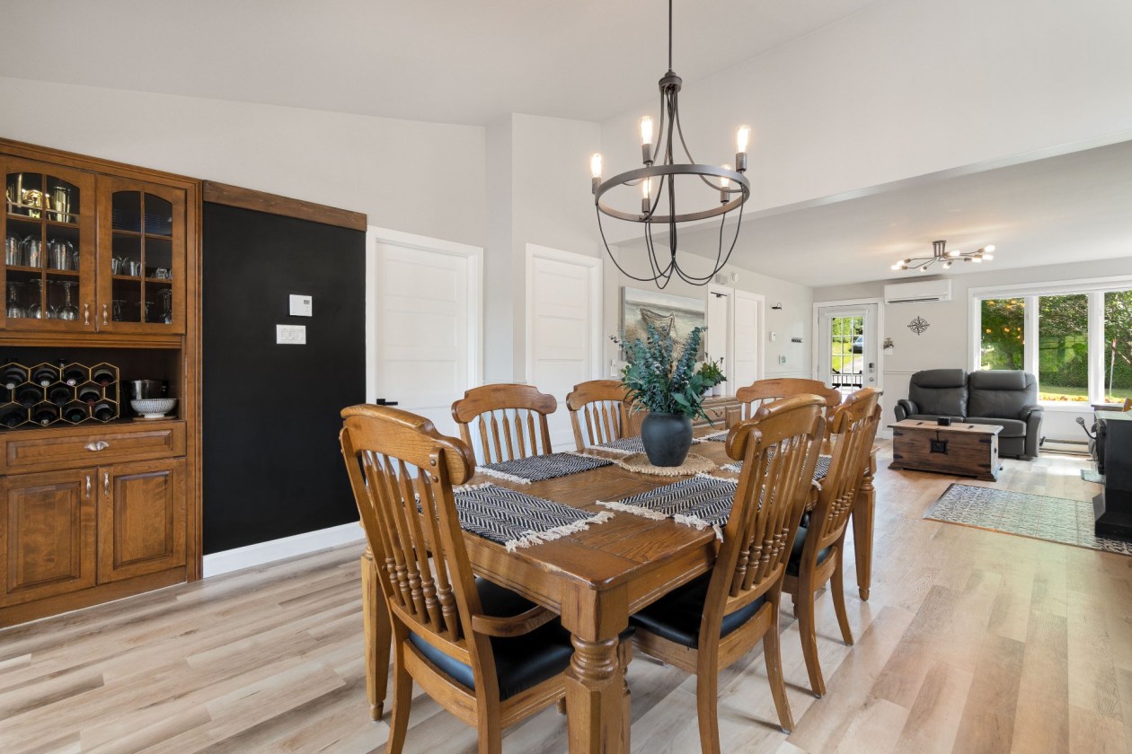 Salle à manger — 163, Rue Dusseault, Val-des-Sources, J1T3M3, Val-des-Sources