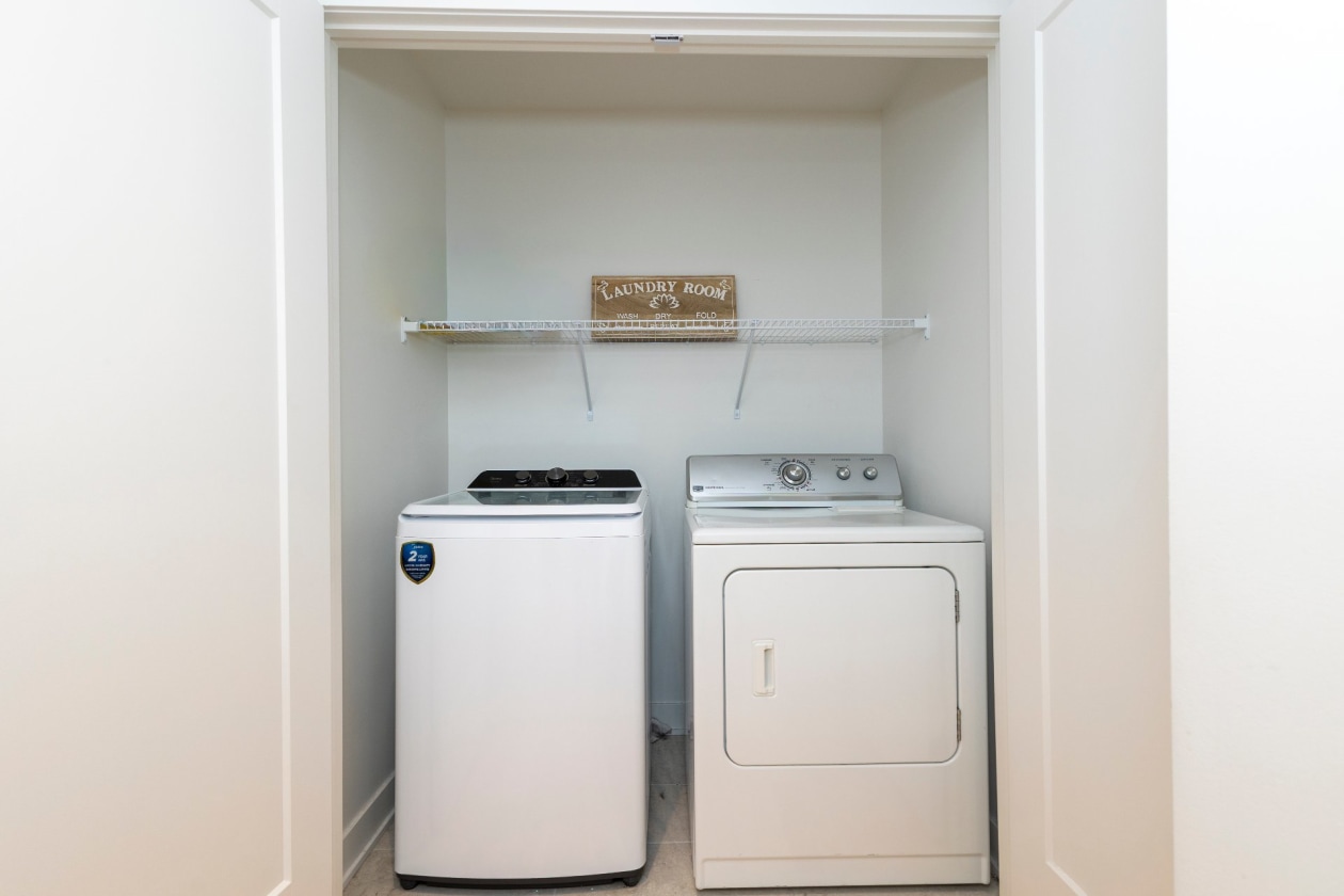 Salle de lavage — 30, Rue Dupont O., Châteauguay, J6J1G2, Châteauguay