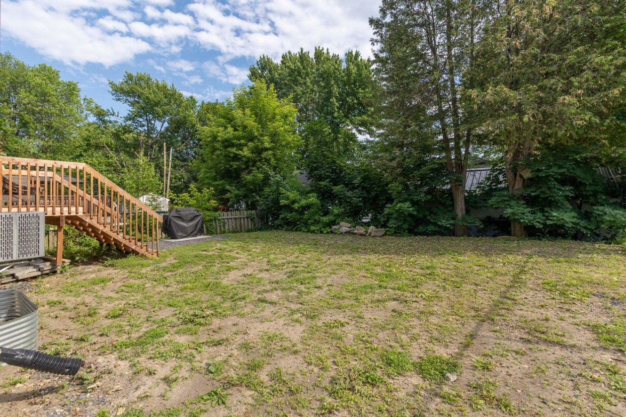 Cour — 30, Rue Dupont O., Châteauguay, J6J1G2, Châteauguay