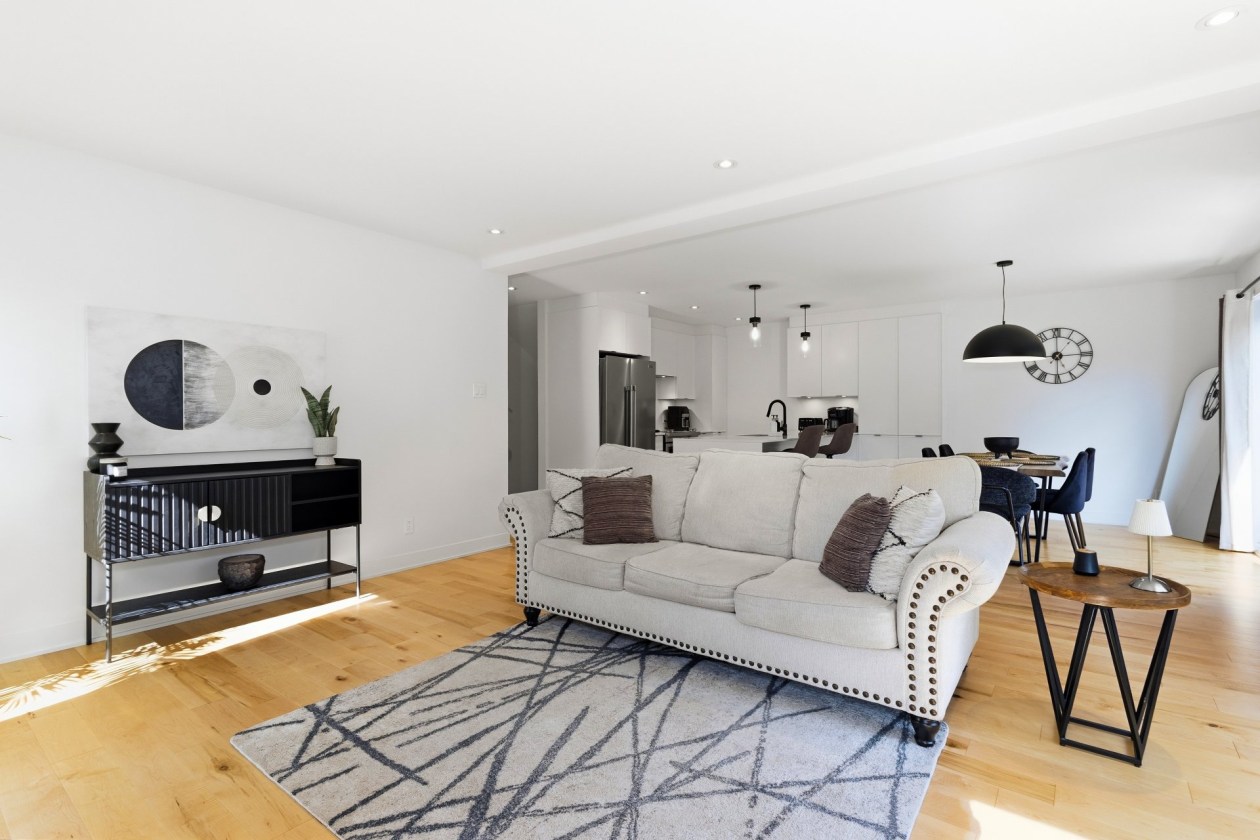 Salon — 30, Rue Dupont O., Châteauguay, J6J1G2, Châteauguay